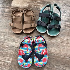 3 pairs of sandals